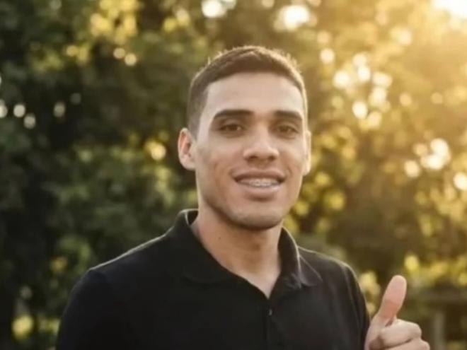 A madrugada de sábado, dia 25, foi marcada por um trágico homicídio no Centro de Conselheiro Lafaiete. Lindomar Alves dos Santos, um jovem de 29 anos, f...