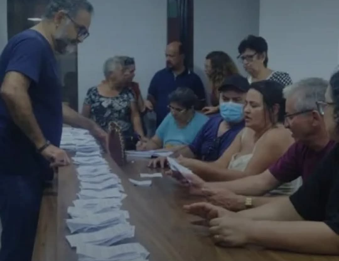 Nesta segunda-feira, a Câmara Municipal de Coronel Fabriciano foi palco de uma assembleia crucial para os servidores públicos municipais. Reunindo cente...