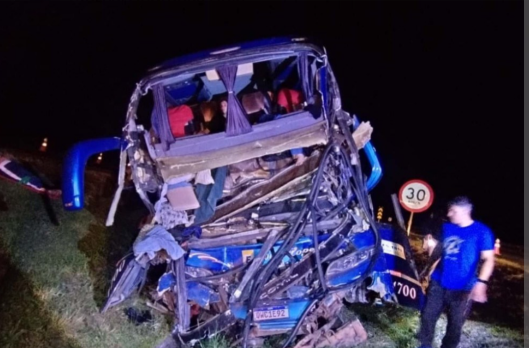 Uma grave colisão ocorreu na madrugada desta terça-feira, dia 28 de abril, na rodovia BR-050, no município de Uberaba. O sinistro resultou na lamentável...