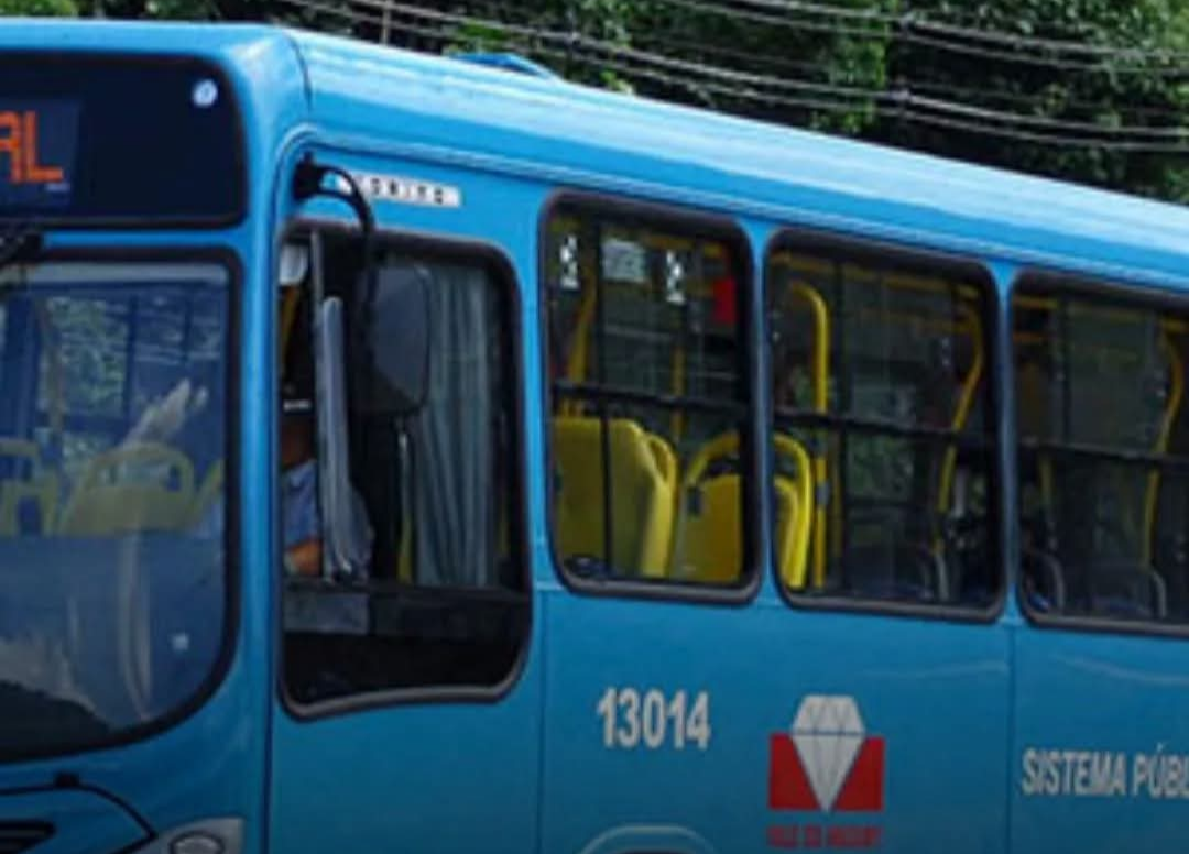 A empresa Vale do Mucuri, responsável pelo transporte coletivo urbano em Teófilo Otoni, submeteu uma proposta para a revisão da tarifa, sugerindo um val...