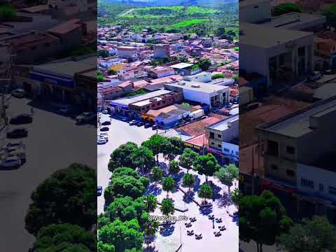 Um registro audiovisual gravado na cidade de Medina, Minas Gerais, vem circulando e chamando a atenção. As imagens, que mostram a movimentação na praça ...
