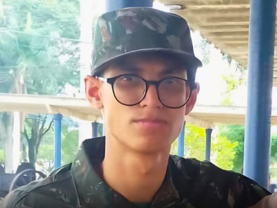 Pouso Alegre lamenta a perda do recruta Gabriel Oliveira Leal, de 19 anos, que faleceu na noite de quinta-feira (30) na cidade mineira. O jovem militar ...
