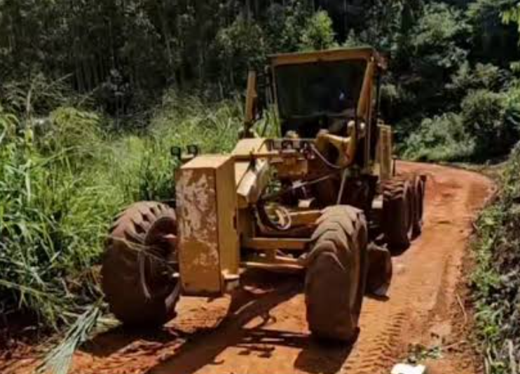 As condições precárias das estradas rurais que conectam as propriedades agrícolas à sede de Santa Rita do Itueto têm sido motivo de grande apreensão ent...