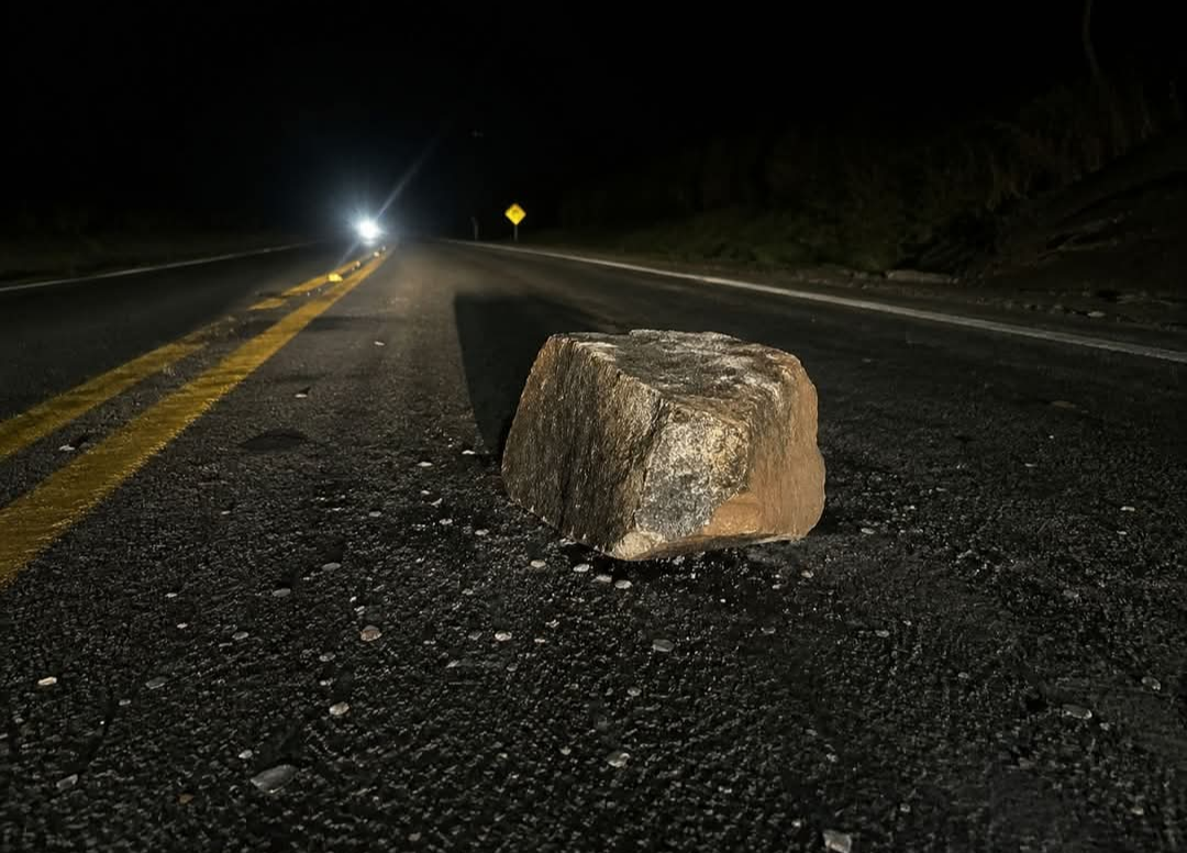 Um clima de medo e insegurança tem tomado conta da rodovia que conecta Dores de Campos a Barroso, onde motoristas noturnos relatam uma série de ataques ...