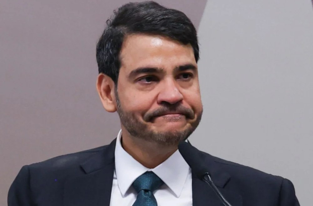 O ministro-chefe da Advocacia-Geral da União (AGU), Jorge Messias, revelou a aliados próximos que está considerando deixar sua posição no governo. A dec...