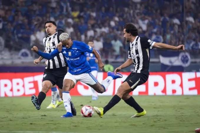A capital mineira se prepara para um dos confrontos mais aguardados do futebol nacional. Cruzeiro e Atlético se enfrentarão neste sábado pelo Campeonato...