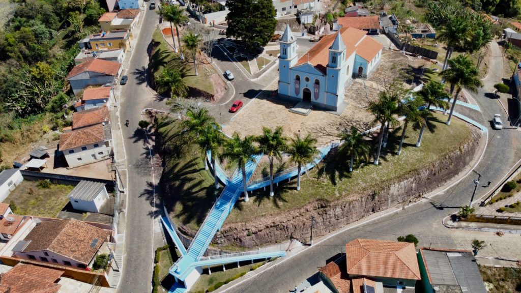 No início de maio, o município de Serranos, situado no sul de Minas Gerais, demonstra seu firme compromisso com a preservação de um rico calendário de t...