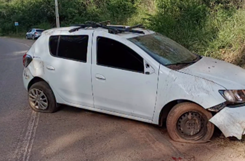 Equipes de resgate e da Polícia Militar Rodoviária foram acionadas na tarde deste domingo para atender a um acidente de trânsito na rodovia AMG-1210, em...