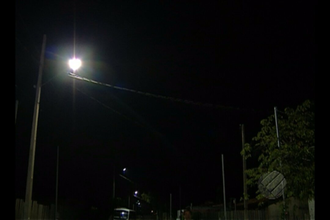 Residentes do bairro Cohab, em Brumadinho, têm intensificado os apelos por melhorias na iluminação pública da região. A ausência de manutenção nos poste...