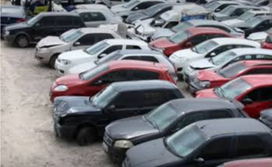 O Departamento Estadual de Trânsito de Minas Gerais (Detran-MG) está promovendo uma série de leilões de motos e carros ao longo do mês de maio em divers...