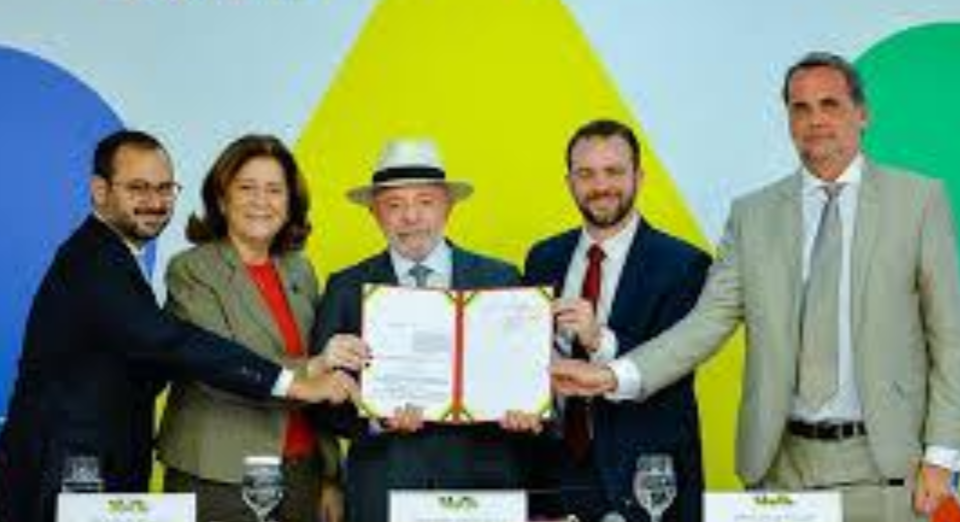 O governo federal publicou, na noite da última segunda-feira, dia 4, a Medida Provisória que institui o Novo Desenrola Brasil, um abrangente programa de...