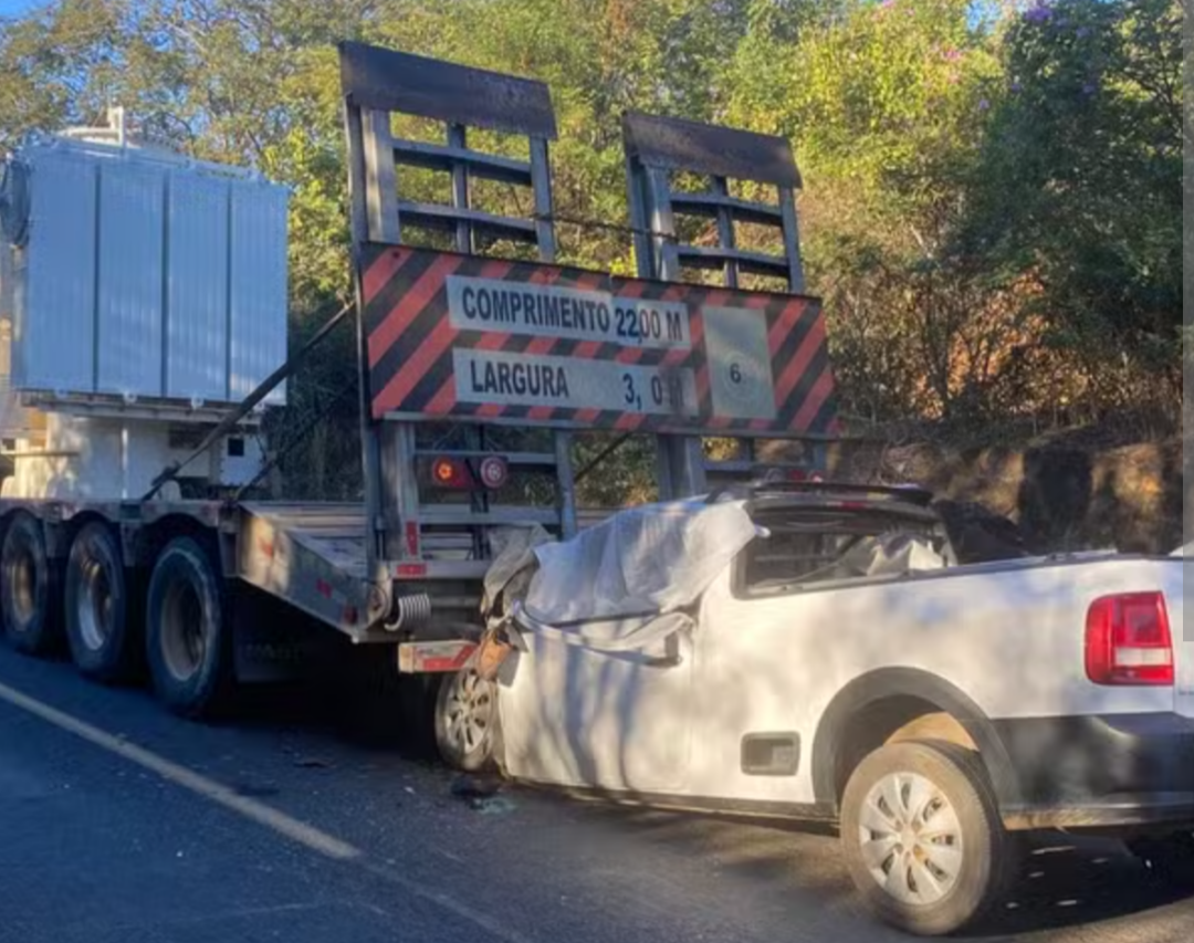 A manhã desta quarta-feira, 6 de março, foi cenário de um trágico acidente na rodovia MGC-401, que corta o município de Jaíba, no Norte de Minas. Um mot...