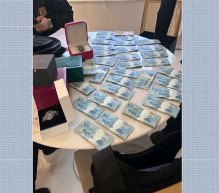 Na manhã desta quinta-feira, 7 de maio, uma megaoperação conjunta da Polícia Federal (PF) e Receita Federal mirou um sofisticado esquema de fraudes fisc...
