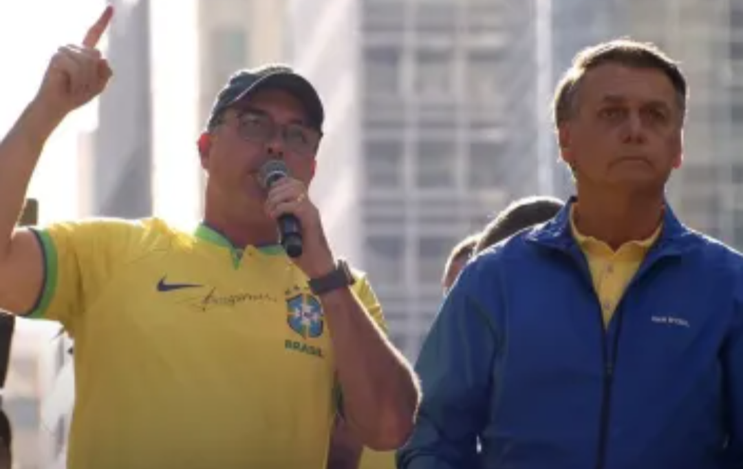 O senador Flávio Bolsonaro (PL-RJ), que se apresenta como pré-candidato à Presidência da República para as eleições de 2026, concedeu uma entrevista nes...