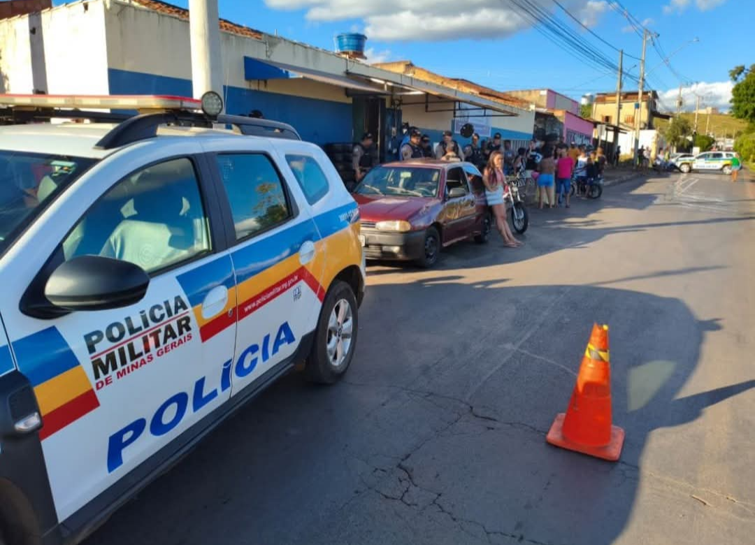 Um rapaz de 21 anos foi vítima de um assassinato a tiros na tarde deste sábado, 9 de maio de 2026, em Patos de Minas. O trágico incidente teve lugar den...