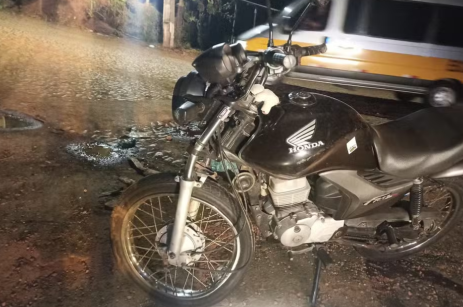 Uma motociclista de 25 anos faleceu em um grave acidente na BR-352, no município de Pará de Minas, na noite do último sábado, dia 9. A colisão frontal e...