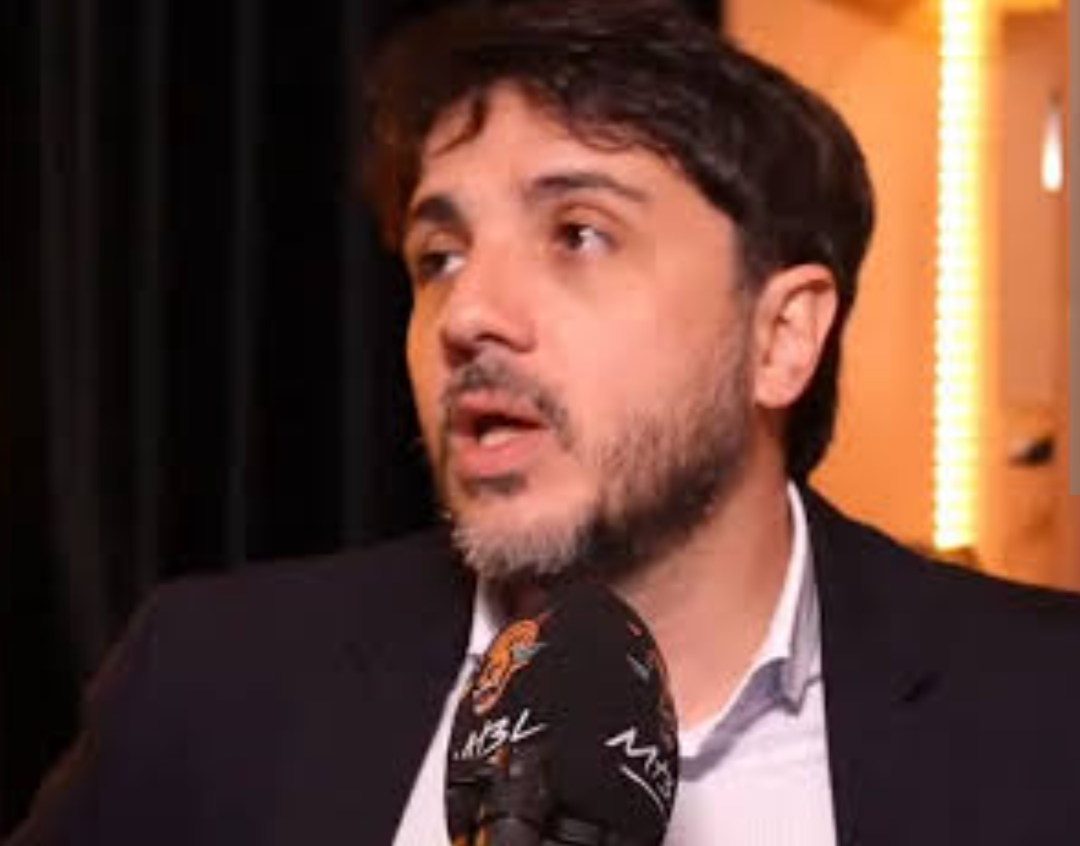 Nesta segunda-feira, dia 11 de maio, um pré-candidato à Presidência da República pelo partido Missão manifestou sua reação a vídeos que circulam nas red...