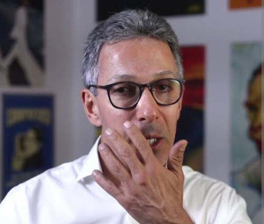 A pré-candidatura presidencial do ex-governador Romeu Zema (Novo) enfrenta um cenário desafiador, com dificuldades notáveis para consolidar apoio, espec...