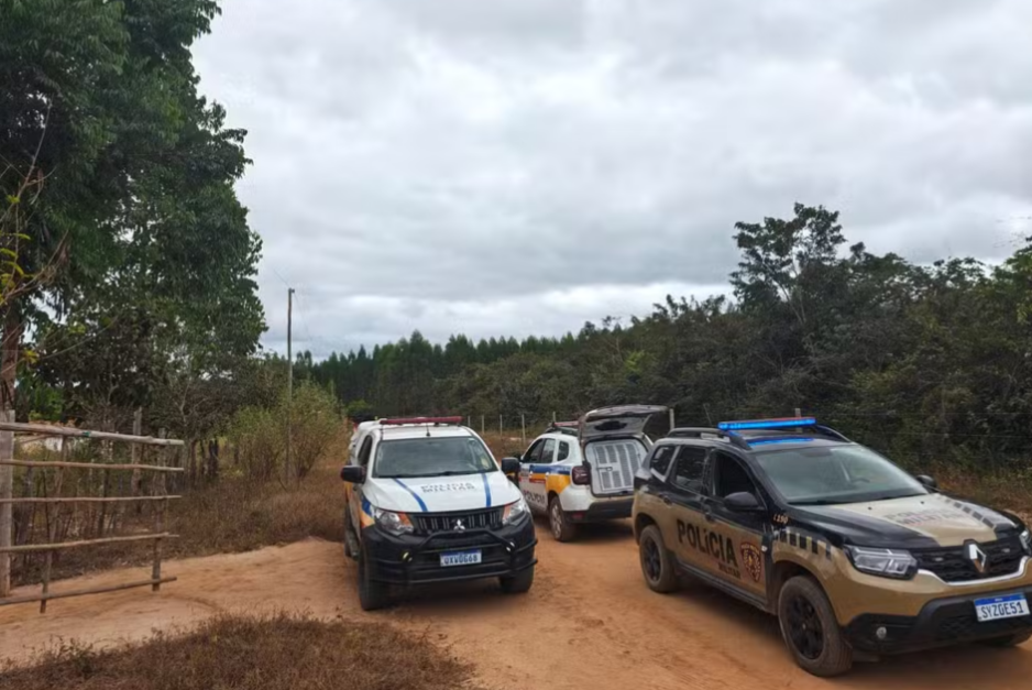 Um homem de 53 anos foi detido em Indaiabira, no Norte de Minas Gerais, nesta quinta-feira (14), sob a acusação de assassinar a própria esposa, de 47 an...