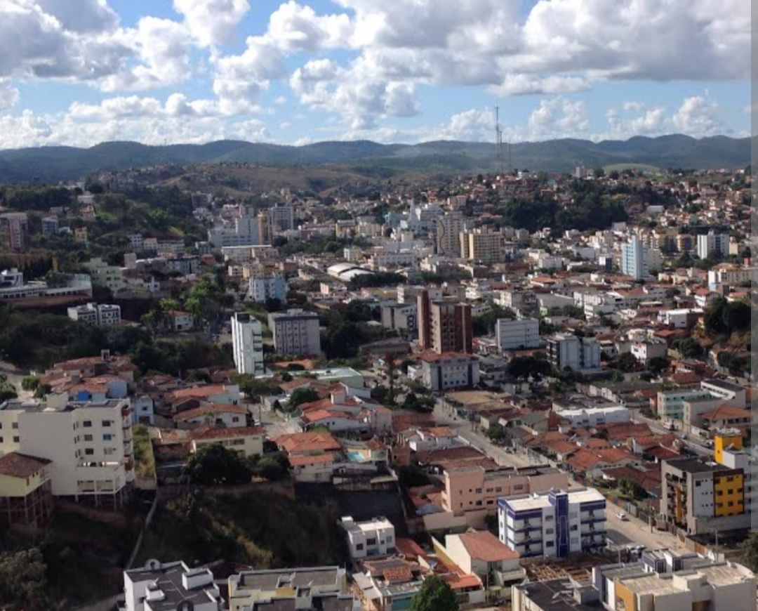 A decisão do Governo de Minas Gerais de mover a capital do estado de forma simbólica para Teófilo Otoni, nesta segunda-feira, provocou discussões acalor...