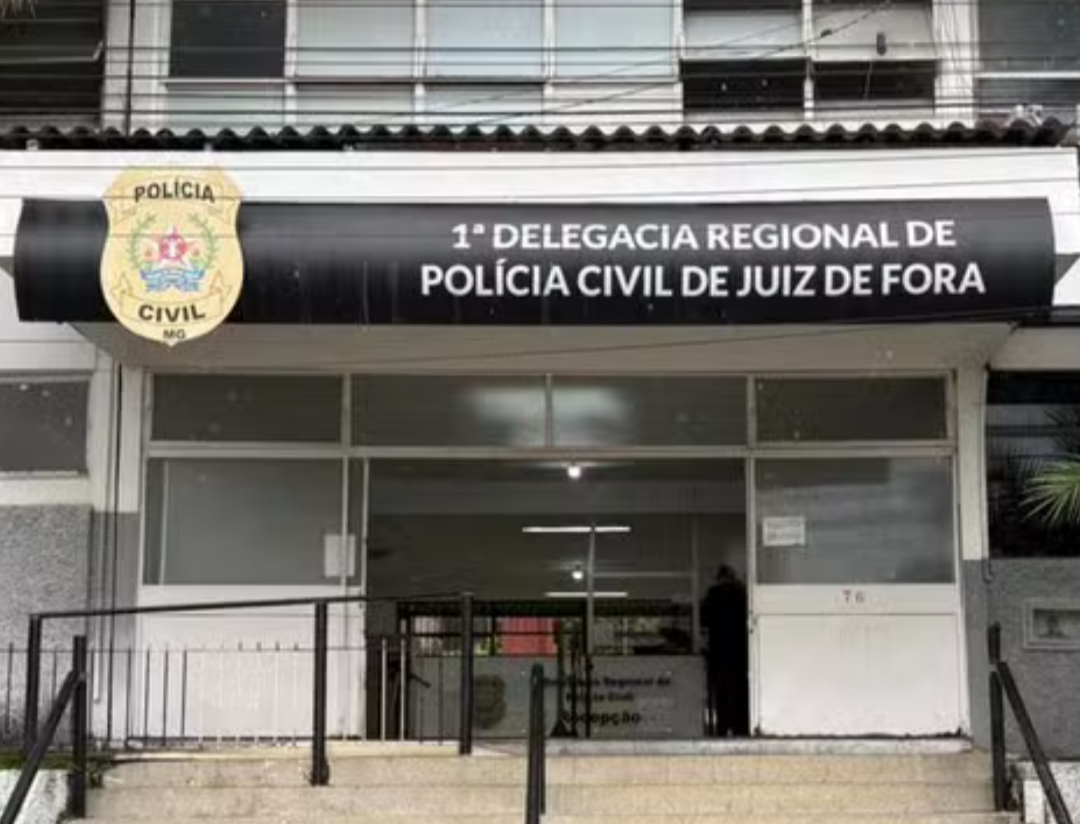 Um homem de 30 anos foi detido em flagrante no último sábado (16) em Juiz de Fora, sob suspeita de agredir sua enteada, uma menina de apenas 3 anos de i...
