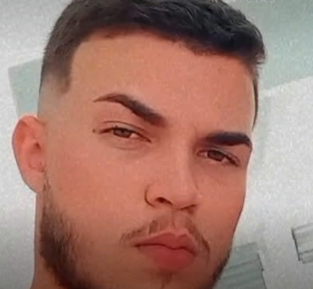 Cauan Martins Xavier, natural de Itaobim, teve a vida ceifada por disparos de arma de fogo na noite da última terça-feira, dia 19. O violento episódio o...
