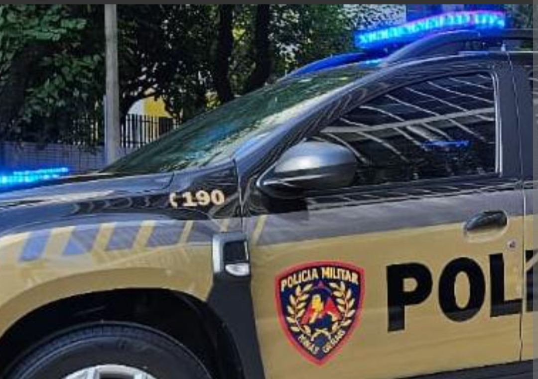 Um homem de 27 anos foi vítima de disparos de arma de fogo na manhã da última terça-feira, dia 19, no bairro Nossa Senhora do Carmo, conhecido também co...
