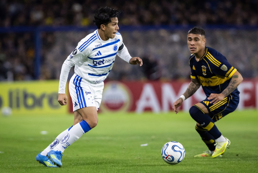 O Cruzeiro conseguiu um importante resultado ao empatar em 1 a 1 com o Boca Juniors, atuando na lendária Bombonera, em Buenos Aires, Argentina. O confro...