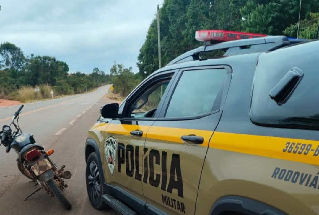 A Polícia Militar Rodoviária de Minas Gerais (PMMG) retirou de circulação um veículo com adulterações severas e efetuou a prisão em flagrante de um home...