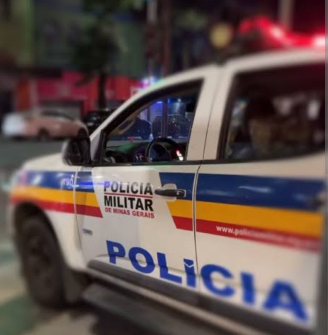 Uma mulher foi detida na madrugada deste sábado (23) em Bom Jesus do Galho, após invadir a residência de um idoso de 73 anos, ameaçá-lo de morte e agred...