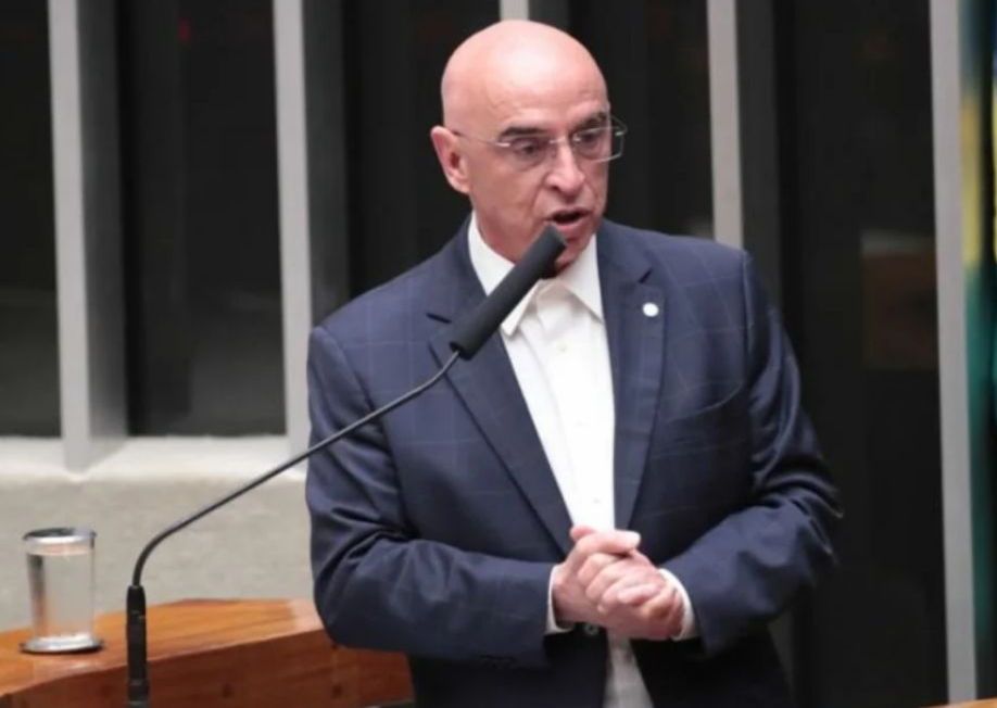 O Partido Democrático Trabalhista (PDT) em Minas Gerais, através de seu presidente e deputado federal Mário Heringer, está impulsionando uma proposta pa...