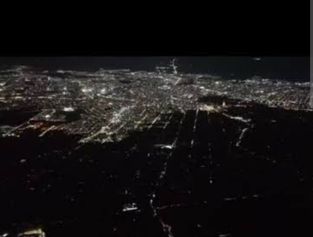 Cerca de 90 mil moradores de Uberlândia ficaram sem energia elétrica na noite de sábado (23) devido a um problema na Subestação Uberlândia 7. O apagão t...
