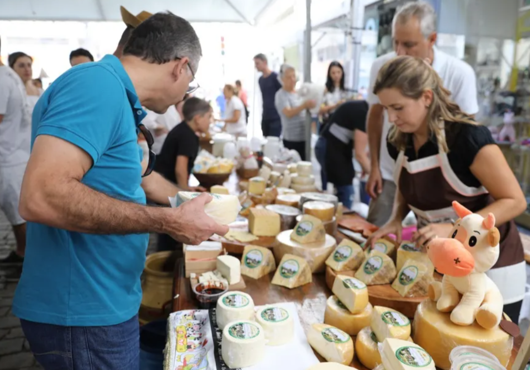 Itapecerica, no coração de Minas Gerais, prepara-se para sediar a aguardada 18ª edição de seu tradicional Festival Gastronômico. O evento, que se tornou...