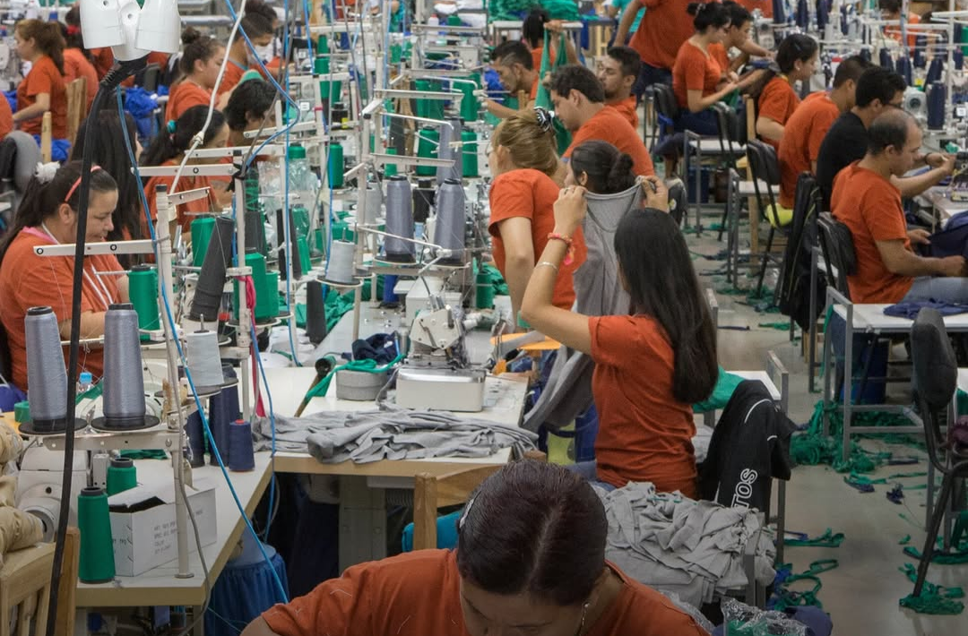 Nos últimos anos, um movimento expressivo de capital nacional tem sido direcionado ao Paraguai, com a instalação de 232 empresas brasileiras no país viz...