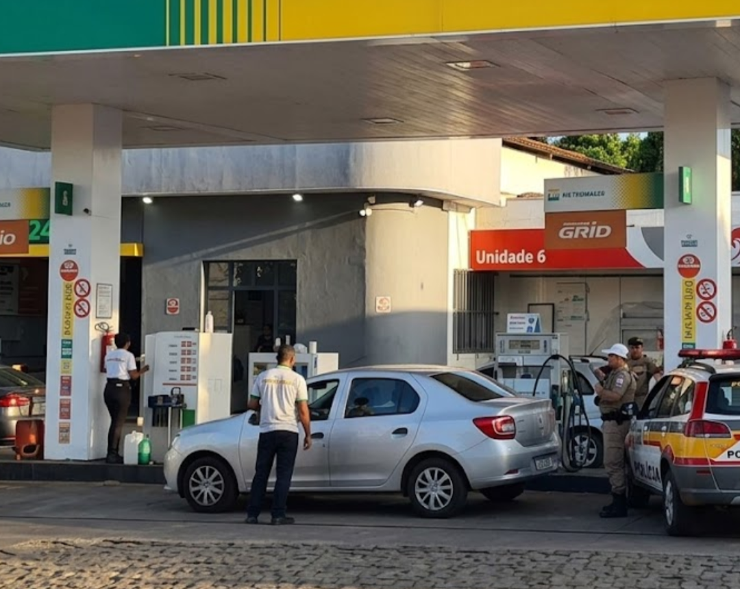 Um homem foi atingido por diversos disparos de arma de fogo na tarde desta quarta-feira, dia 27 de maio de 2026. Informações iniciais indicam que a víti...
