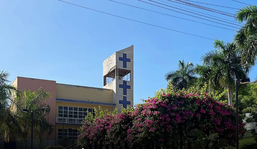 Um indivíduo residente na zona rural de Alpercata foi detido pelas autoridades após ser formalmente acusado de conduzir uma série de ataques digitais co...