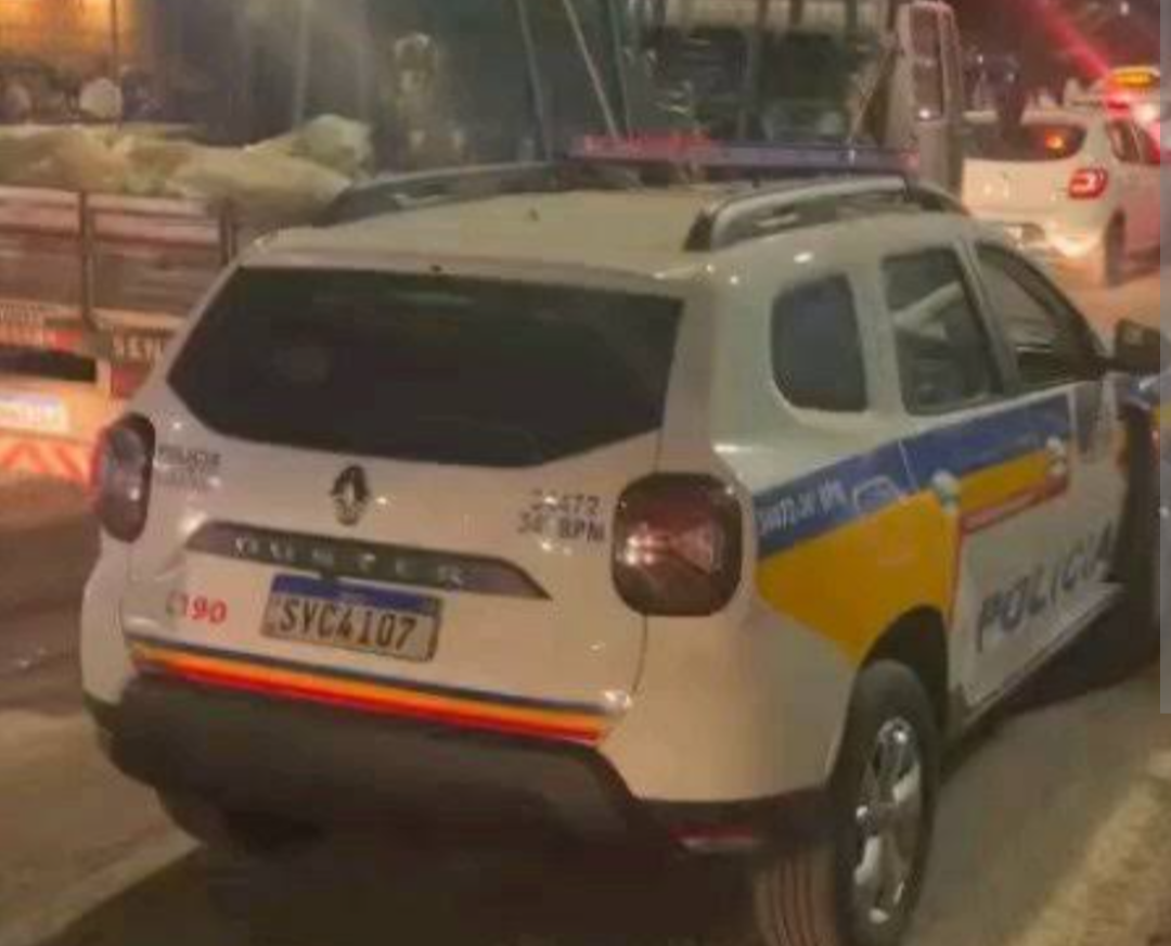 Um homem de 31 anos foi brutalmente executado com 35 disparos na madrugada deste domingo (31/5), na Praça do Divino, localizada no bairro Jardim Laguna,...