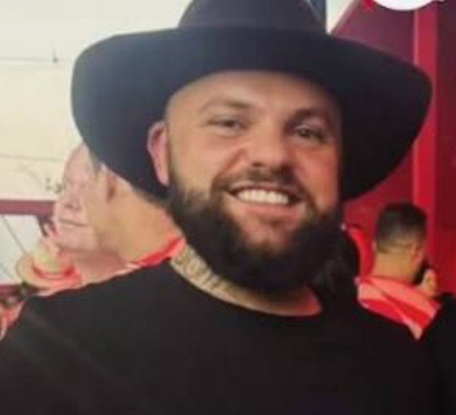 Thalys Henrique, de 29 anos, faleceu na noite do último domingo, dia 31, após sofrer um mal súbito durante a DivinaExpo, em Divinópolis. O incidente oco...