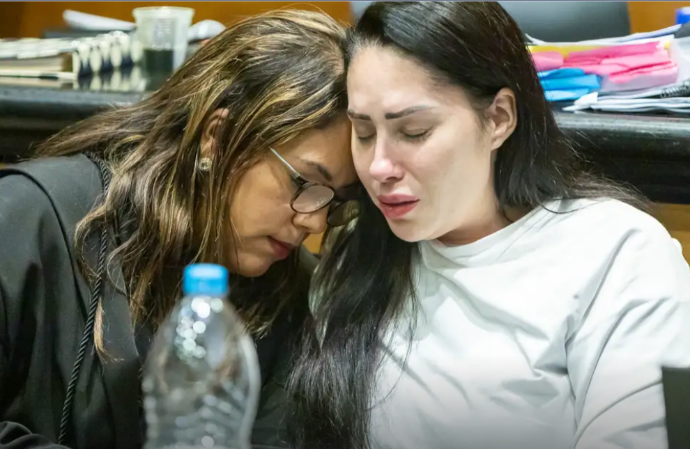 Monique Medeiros, mãe do pequeno Henry Borel e professora, foi colocada em liberdade na tarde da última quinta-feira (4). Ela deixou o presídio feminino...