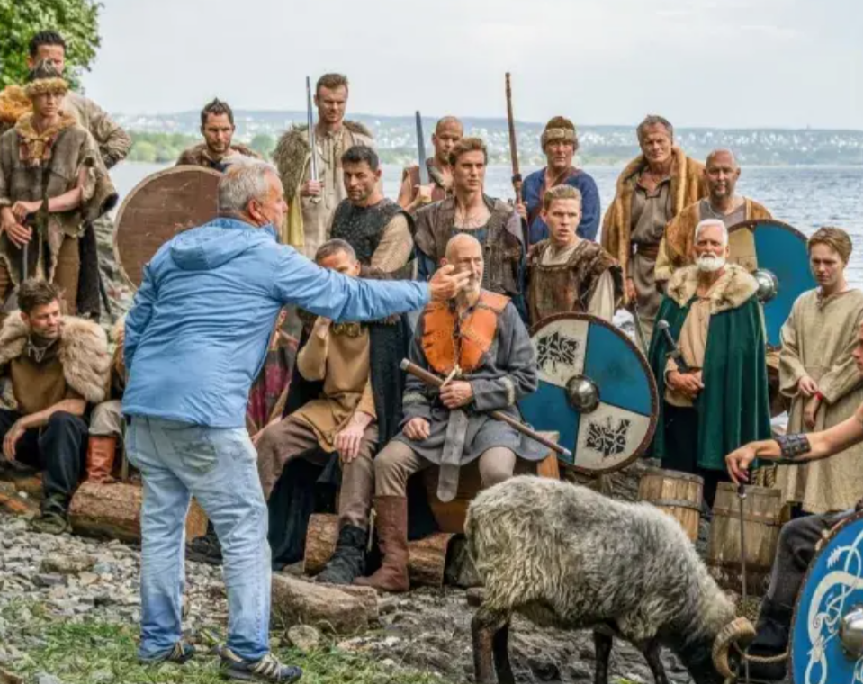 A seleção nacional da Noruega divulgou, por fim, o resultado final do ensaio fotográfico com seus jogadores vestidos de vikings, que servirá como foto o...