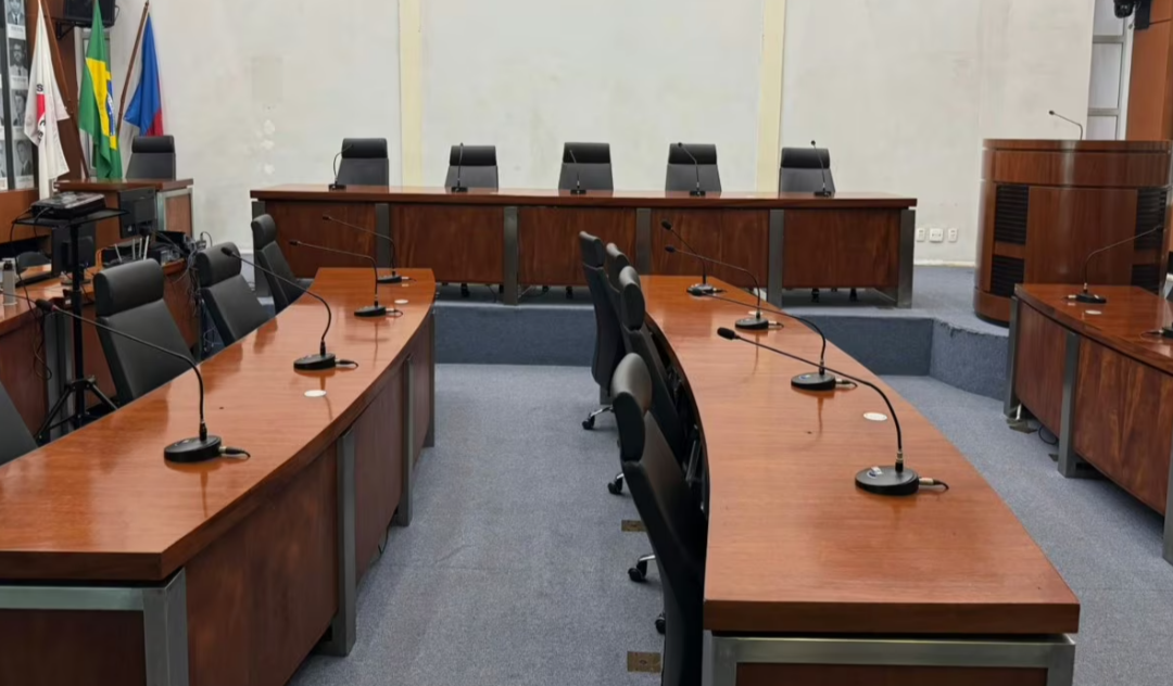 Osimar Barbosa Gomes, conhecido como Masinho e ex-vereador de Ipatinga, foi sentenciado a dezessete anos e seis meses de prisão em regime inicial fechad...