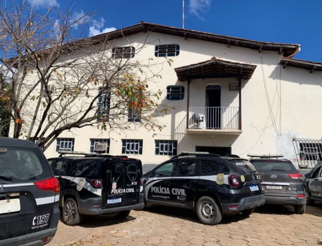 A Polícia Civil de Minas Gerais finalizou a investigação da Operação Herança de Sangue, resultando no indiciamento de seis indivíduos. Eles são acusados...