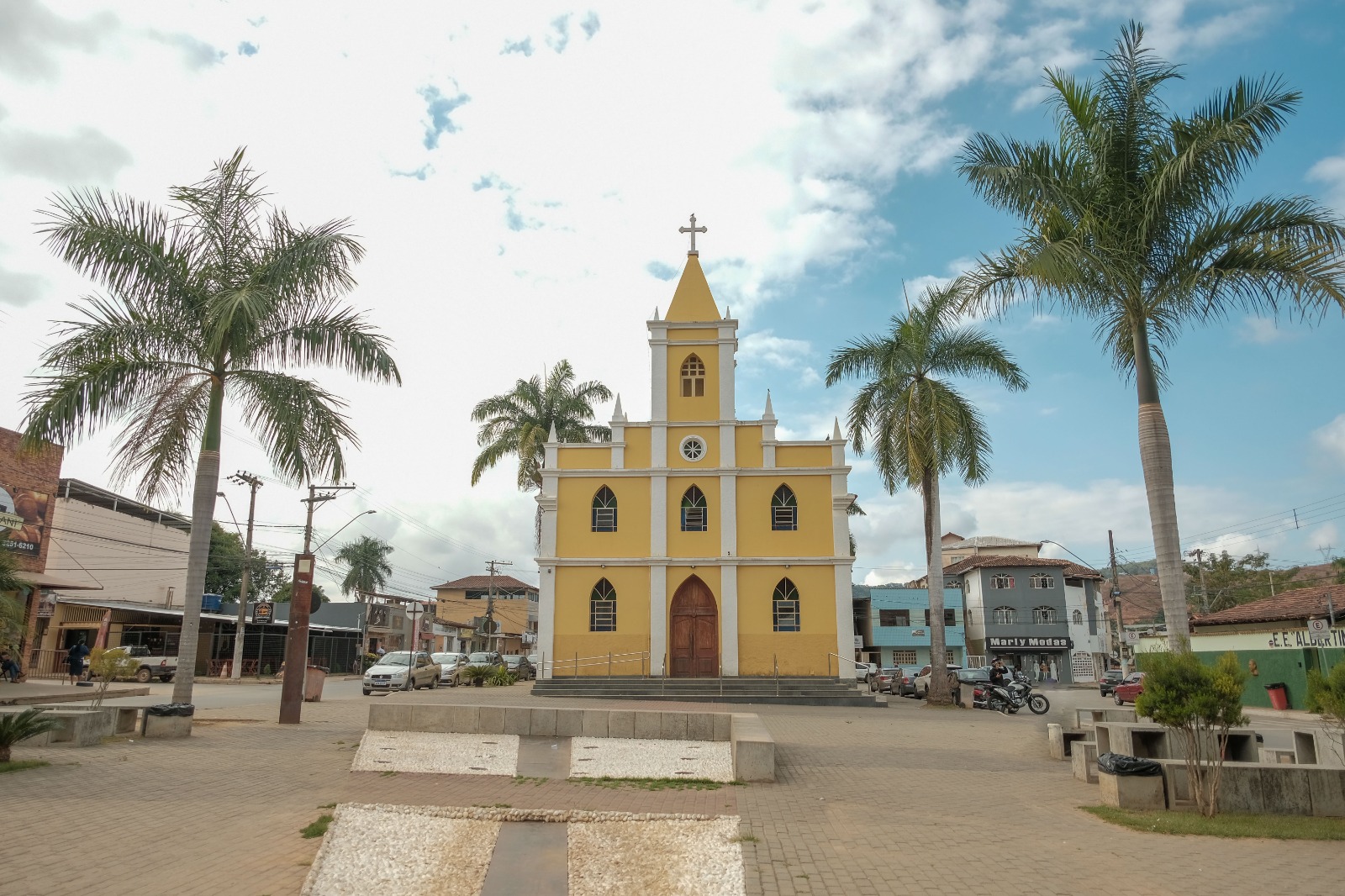A Prefeitura Municipal de Santana do Paraíso prossegue com a iniciativa de levar a emoção da Copa do Mundo 2026 para os espaços públicos da cidade. Nest...