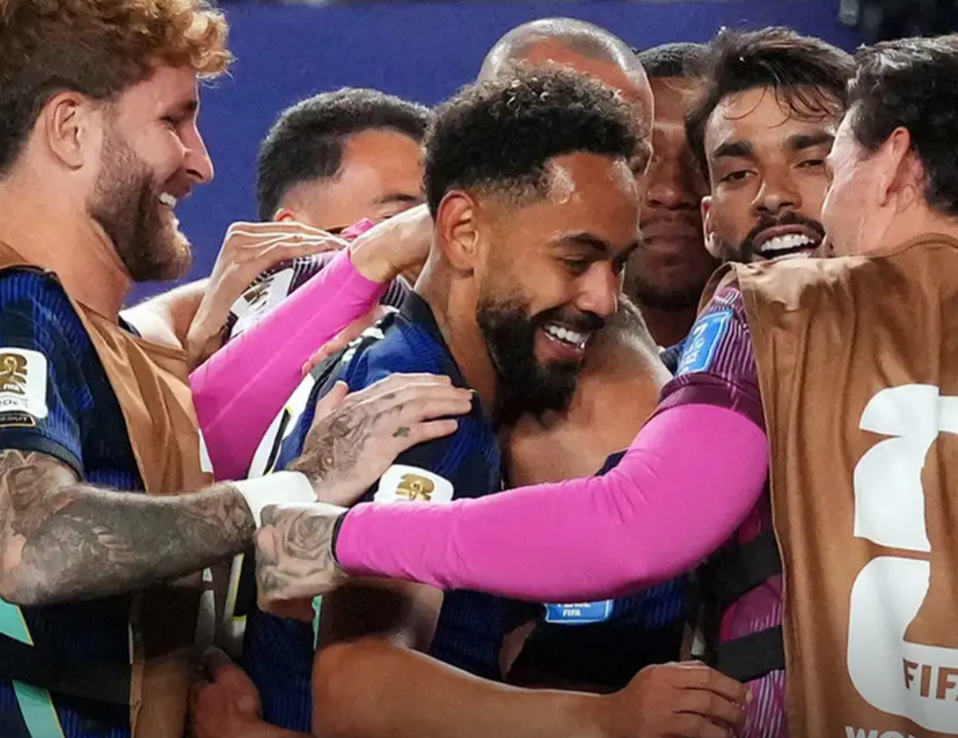A seleção brasileira finalmente rompeu a barreira da vitória na Copa do Mundo. Na noite da última sexta-feira, 19 de julho, a equipe verde e amarela sup...