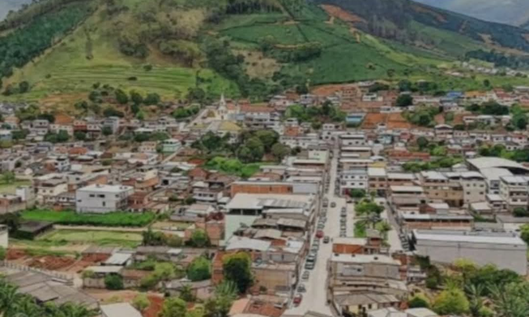 A Secretária Municipal de Saúde de Orizânia, em Minas Gerais, foi detida na manhã deste sábado, dia 20, por volta das 8h30. A prisão ocorreu em sua resi...