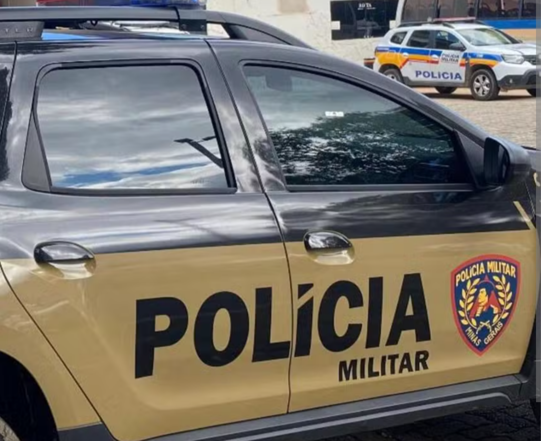 A Polícia Militar efetuou a prisão de um homem de 52 anos, considerado foragido da Justiça, durante a manhã deste domingo (21). A abordagem ocorreu no q...