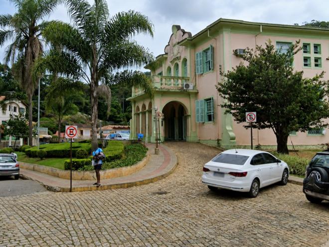 Um homem de 34 anos foi vítima de uma tentativa de homicídio na noite de domingo (21), na Comunidade de Santana do Alfié, área rural de São Domingos do ...