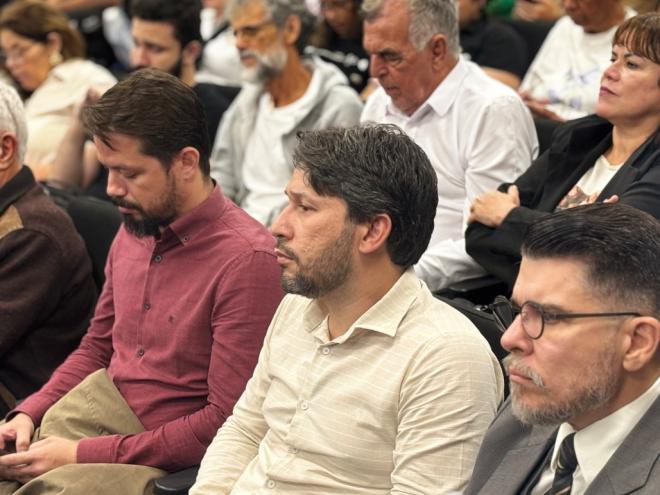 Em uma sessão que se estendeu pela noite da última segunda-feira, dia 22, a Câmara Municipal de Timóteo decidiu pela rejeição das contas do ex-prefeito ...