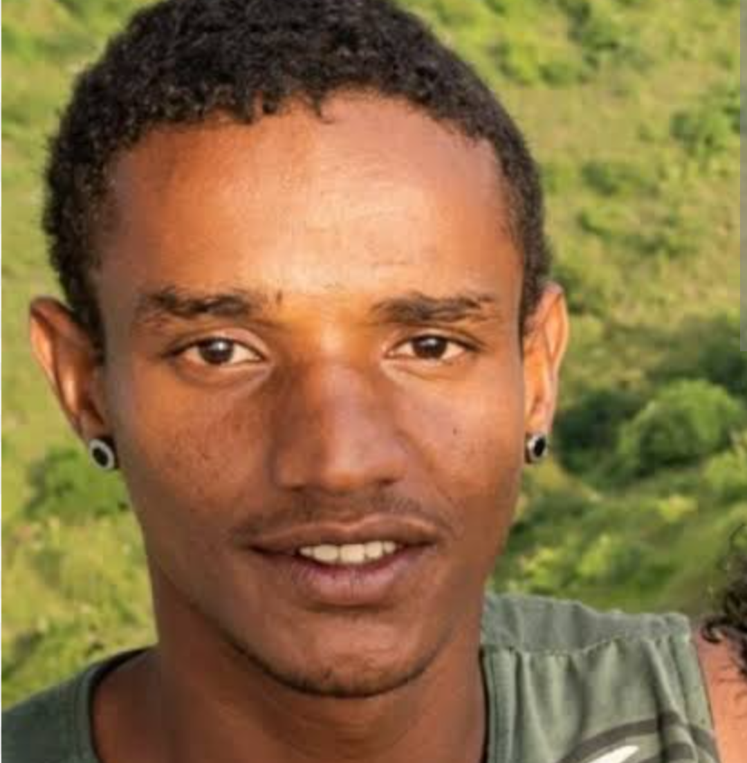 Um jovem ciclista perdeu a vida na madrugada desta quinta-feira (25/06) após ser atingido por uma carreta carregada de algodão. O trágico acidente ocorr...