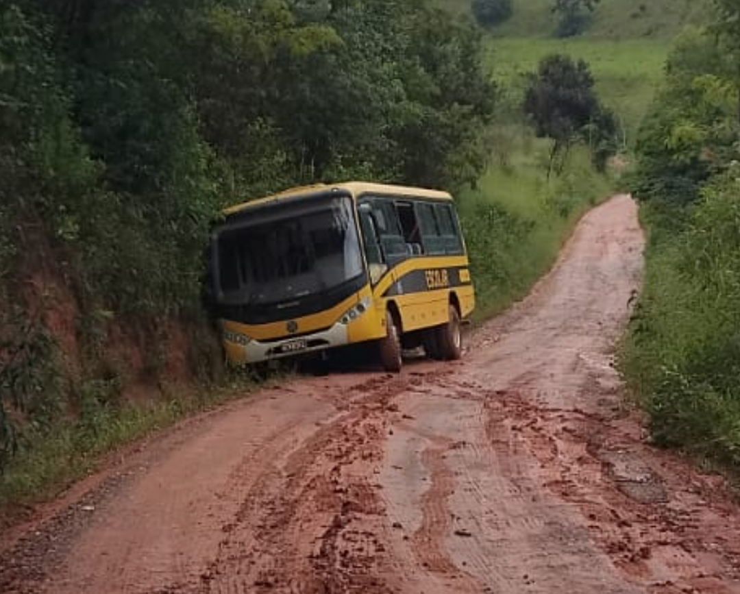 Moradores e motoristas de cinco municípios do interior de Minas Gerais organizam uma grande carreata na tarde deste sábado, 27 de junho de 2026, em prot...